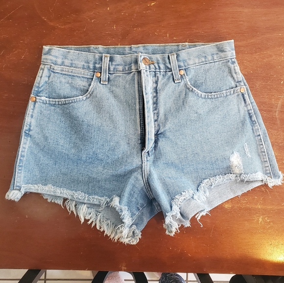 Wrangler shorts - Picture 2 of 3